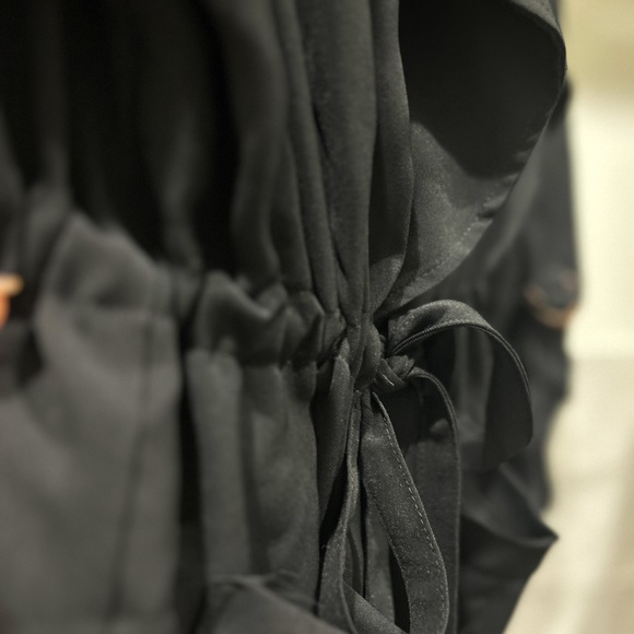 L/XL LIGHT WEIGHT black jacket, soft canvas w/ drawstring waist.TGLA Francesca’s - Picture 4 of 7